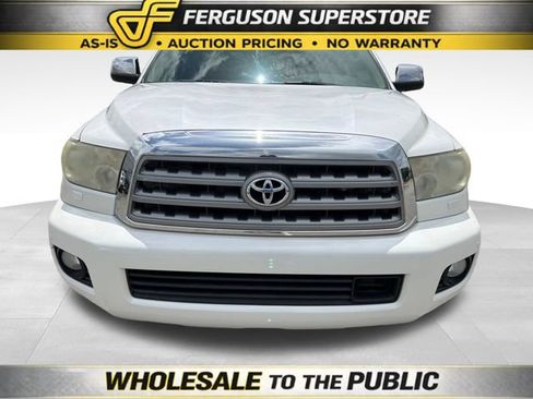 Used 2011 Toyota Sequoia Platinum AWD/4WD image 2