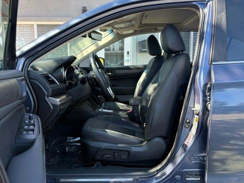 Used 2017 Subaru Legacy 3.6R Limited image 9