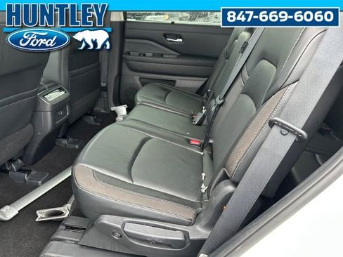 Used 2023 Nissan Pathfinder SL w/ Lighting Package (N92) AWD/4WD image 15