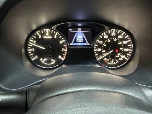 Used 2020 Nissan Pathfinder S FWD image 15