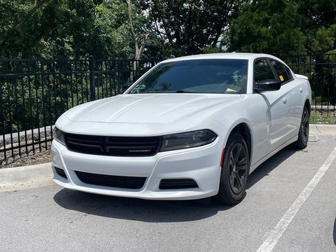 Used 2023 Dodge Charger SXT RWD image 3
