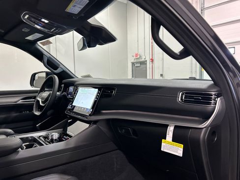 New 2026 Jeep Grand Wagoneer 4WD image 41