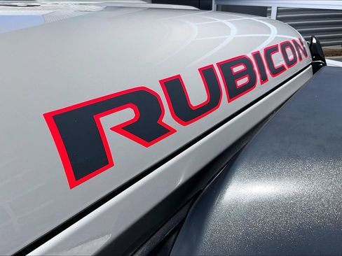 Used 2021 Jeep Gladiator Rubicon AWD/4WD image 8