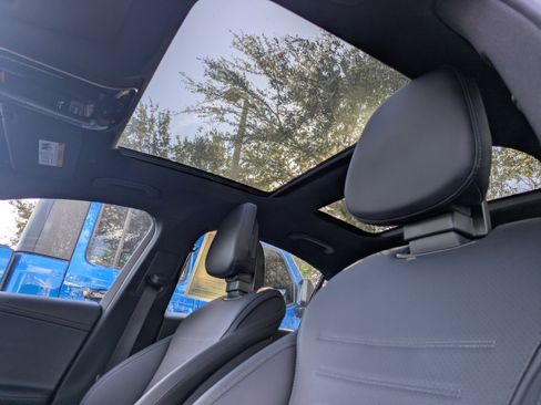 Used 2024 Mercedes-Benz C 300 Sedan image 3