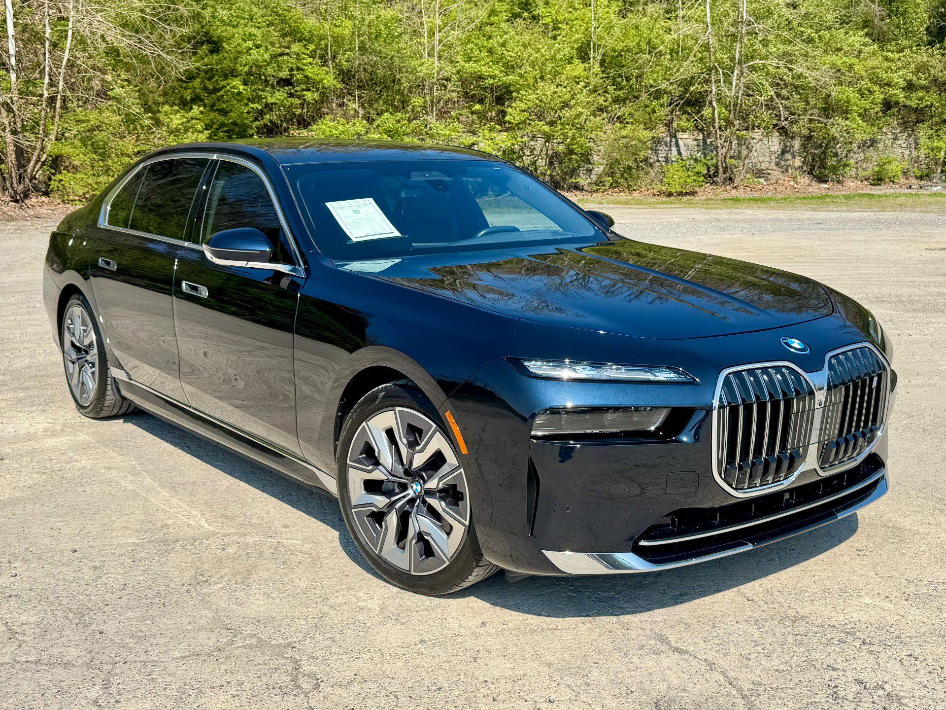 Used 2025 BMW i7 eDrive50 w/ Executive Package RWD image 1