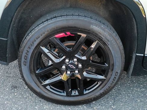 Used 2023 Chevrolet Traverse Premier w/ Redline Edition AWD/4WD image 32
