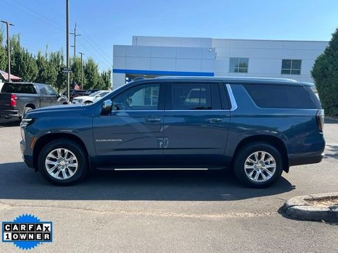 Used 2025 Chevrolet Suburban Premier AWD/4WD image 4