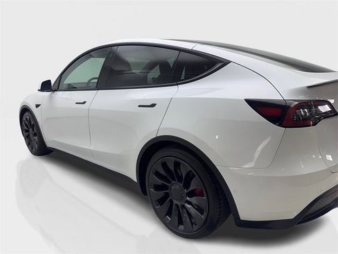 Used 2021 Tesla Model Y Performance image 14