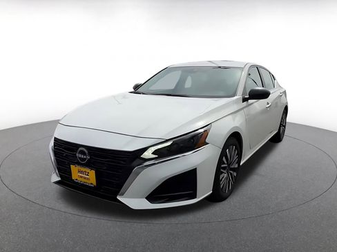Used 2025 Nissan Altima 2.5 SV FWD image 7