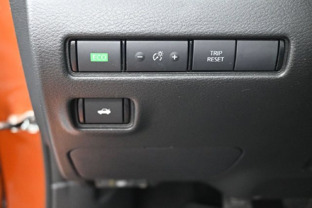 Used 2025 Nissan Sentra SR FWD image 21