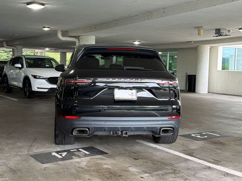 Used 2021 Porsche Cayenne AWD/4WD image 8