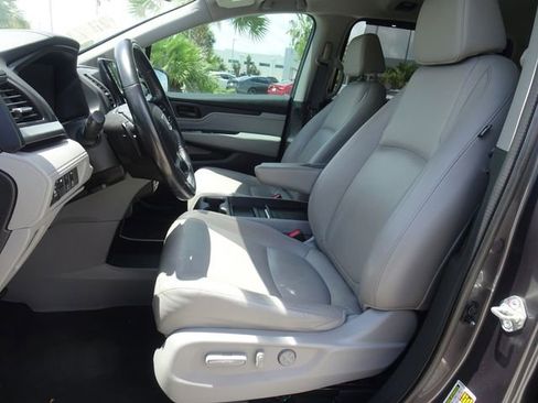 Certified 2018 Honda Odyssey Touring image 7