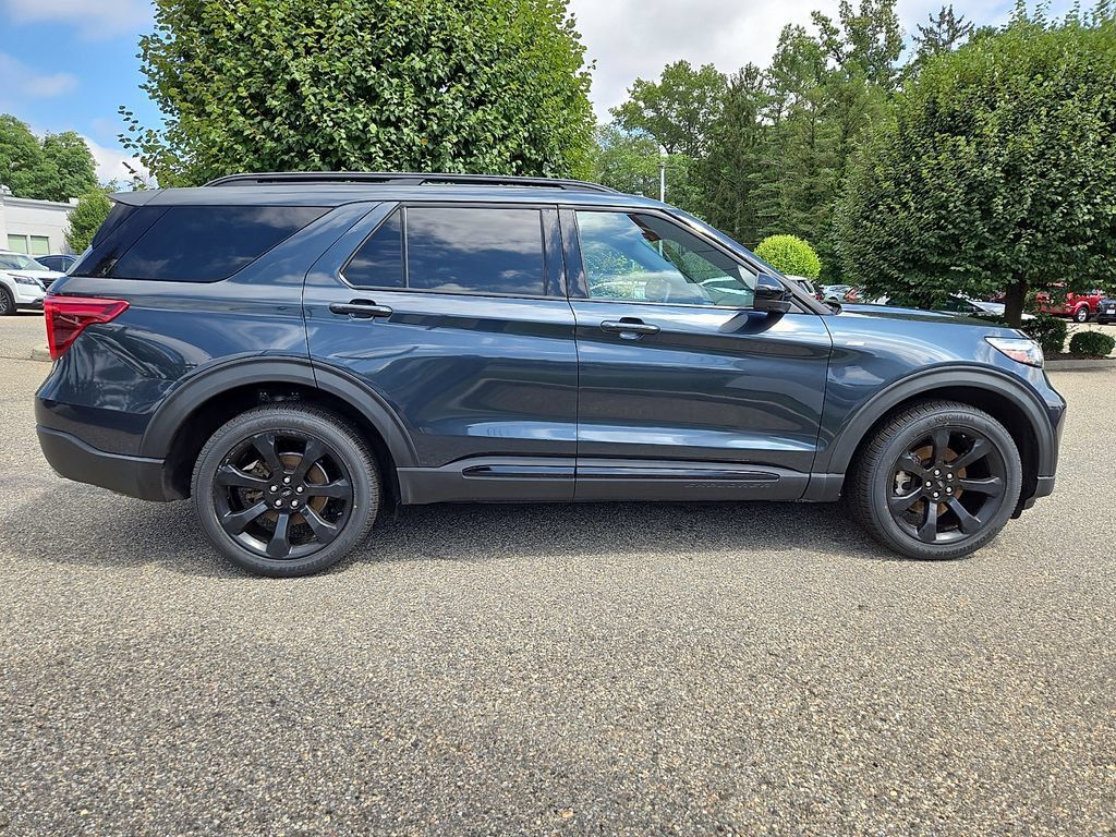 Used 2022 Ford Explorer ST-Line w/ Class IV Trailer Tow Package AWD/4WD image 8