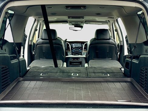 Used 2016 Cadillac Escalade ESV Luxury image 7