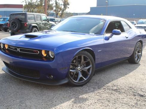 Used 2019 Dodge Challenger R/T RWD image 13