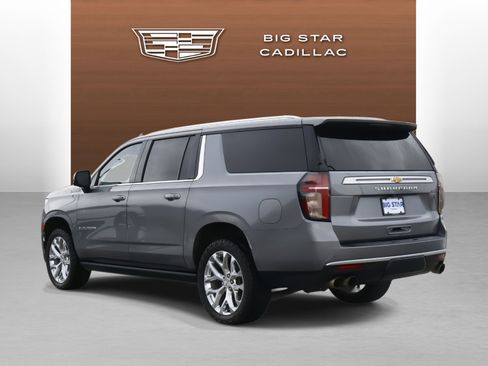 Used 2021 Chevrolet Suburban High Country image 3
