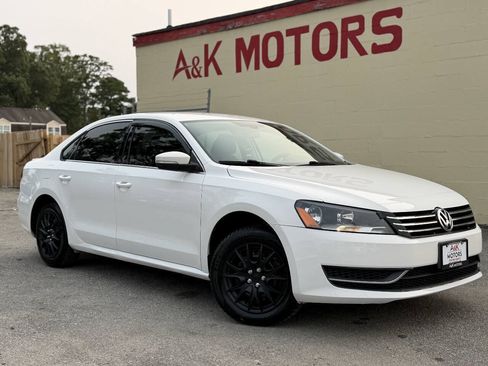 Used 2012 Volkswagen Passat 2.5 S FWD image 1