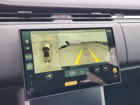 New 2026 Land Rover Range Rover Long Wheelbase SE image 18