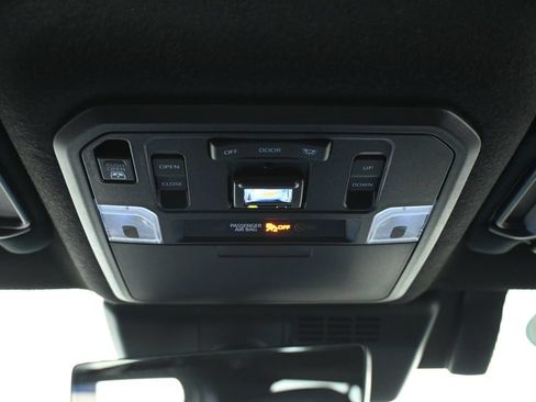 Used 2025 Toyota 4Runner Platinum AWD/4WD image 20