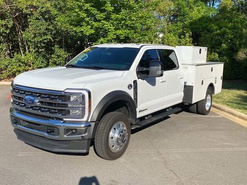 Used 2025 Ford F450 Lariat AWD/4WD image 3