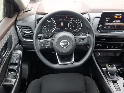 Used 2023 Nissan Rogue S AWD/4WD image 11