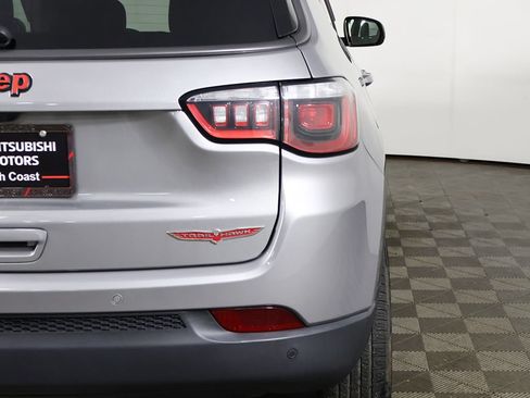 Used 2019 Jeep Compass Trailhawk w/ Cold Weather Group AWD/4WD image 15