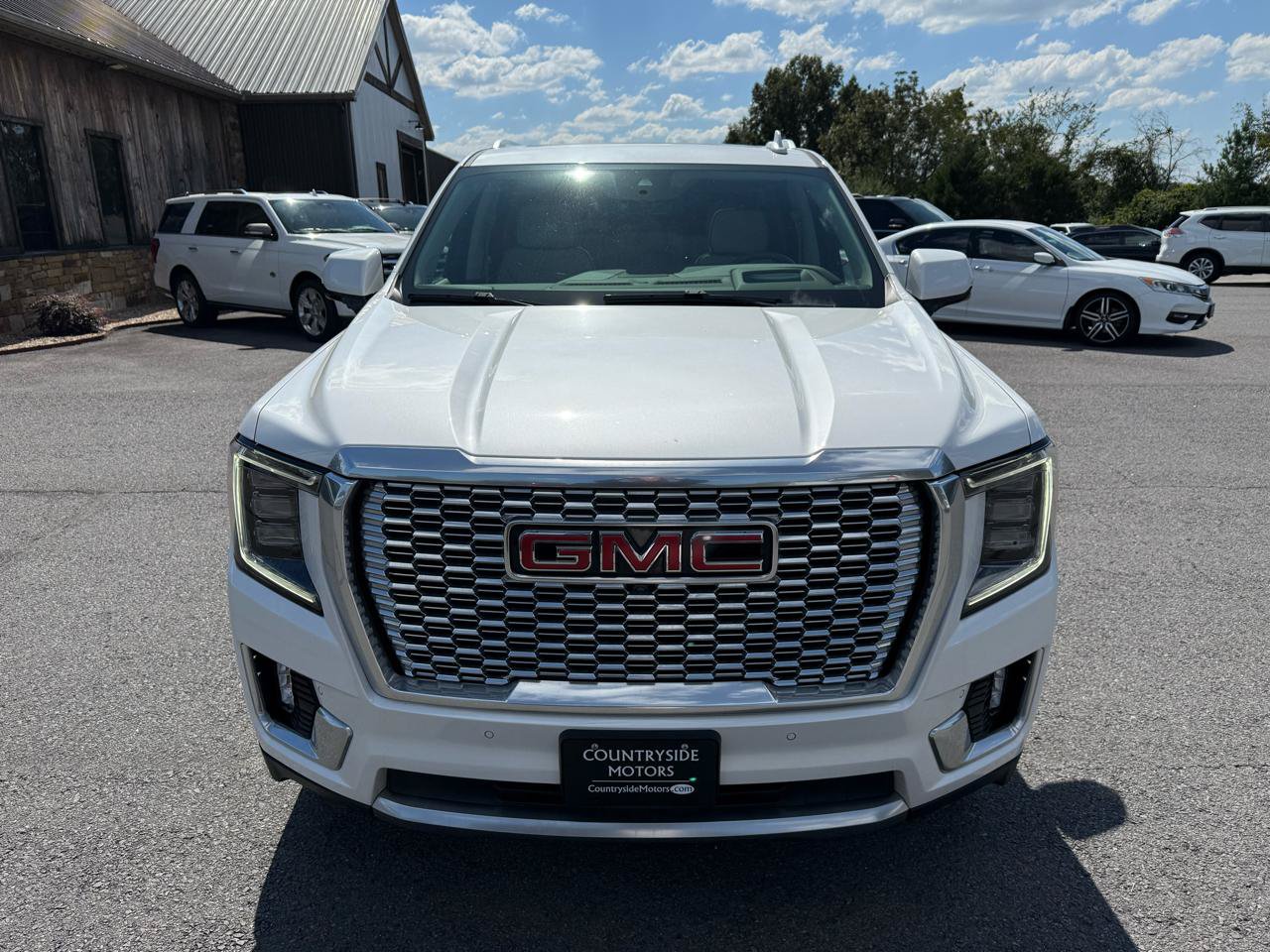 Used 2023 GMC Yukon Denali RWD image 10