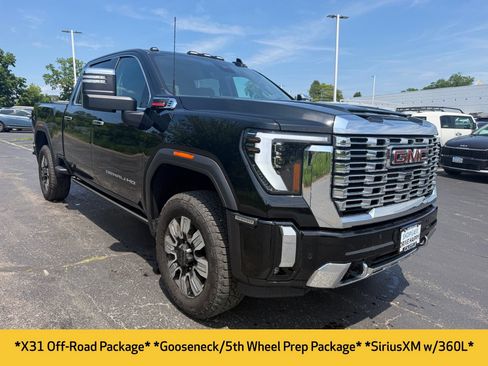 Used 2024 GMC Sierra 3500 Denali w/ Denali Reserve Package AWD/4WD image 5