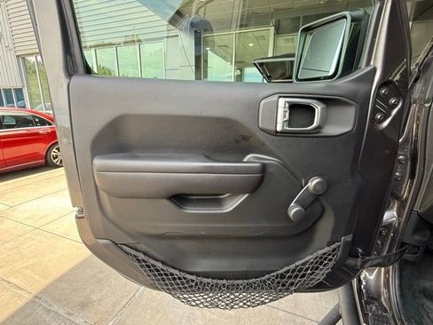 Used 2018 Jeep Wrangler Unlimited Sport AWD/4WD image 12