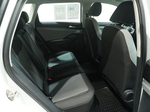 Used 2023 Volkswagen Taos S FWD image 9
