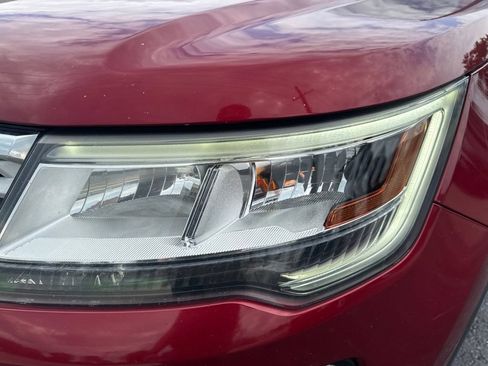 Used 2018 Ford Explorer XLT w/ Equipment Group 202A AWD/4WD image 49