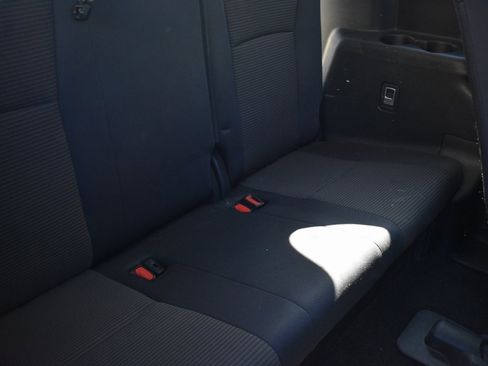 Used 2024 Toyota Highlander LE image 34