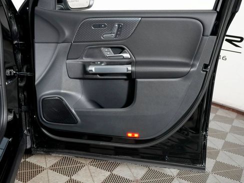 Certified 2026 Mercedes-Benz GLB 250 4MATIC image 31