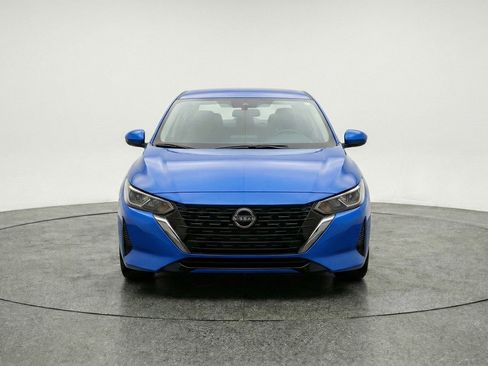 Used 2025 Nissan Sentra SV FWD image 2
