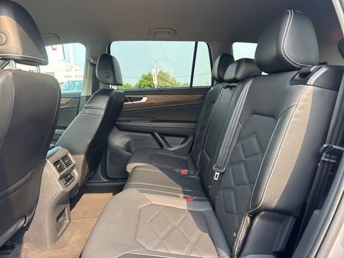 Used 2024 Volkswagen Atlas SE FWD image 11