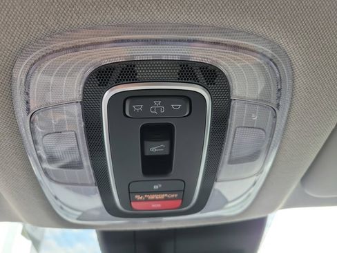 Used 2024 Hyundai Elantra Limited image 33