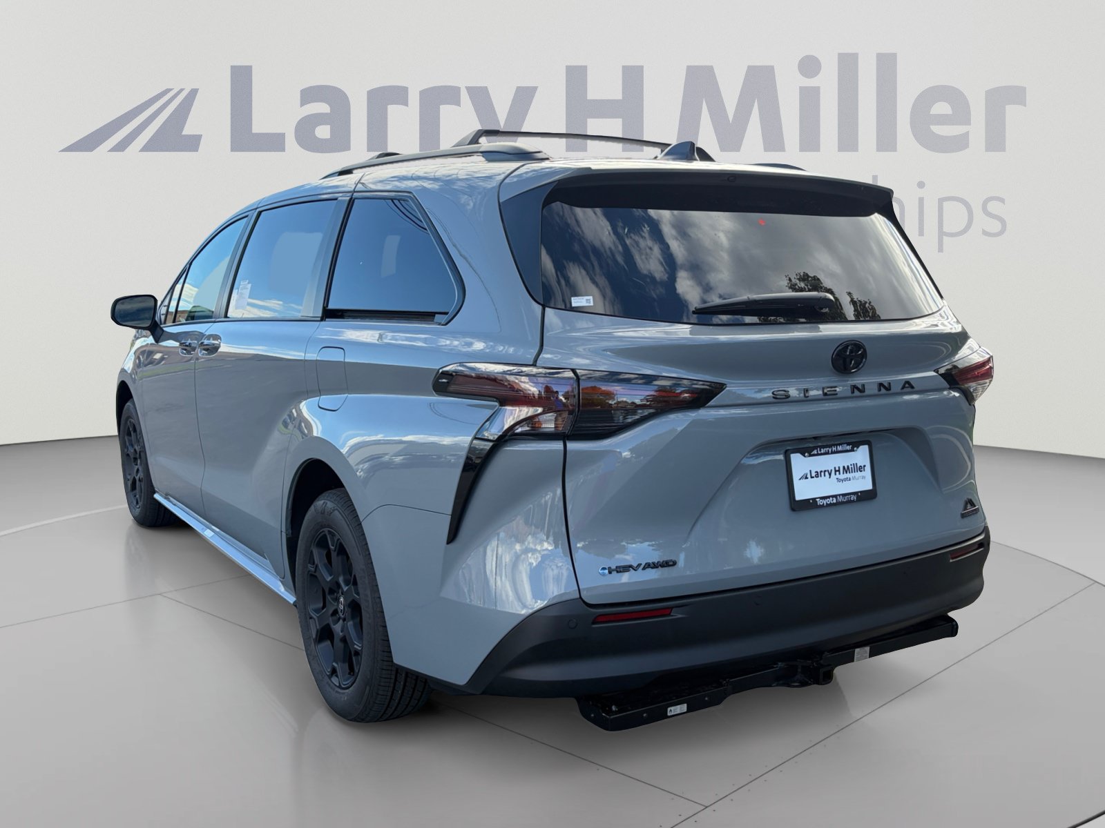 New 2026 Toyota Sienna XLE Woodland Edition AWD/4WD image 3