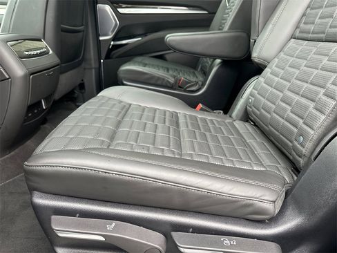 Used 2025 Cadillac Escalade Sport Platinum image 20