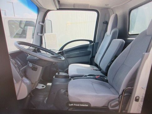 Used 2019 Isuzu NQR RWD image 6