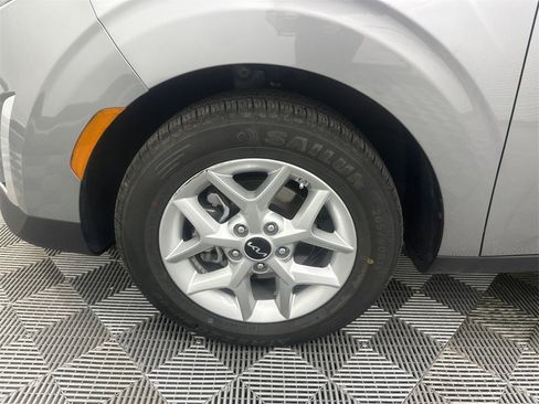 Used 2024 Kia Soul LX w/ Option Group 015 image 12