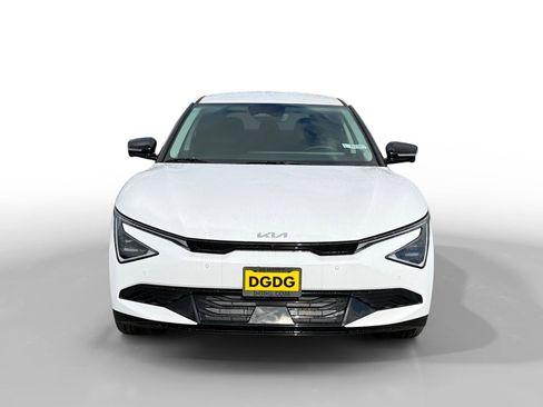 New 2025 Kia EV6 Wind image 8
