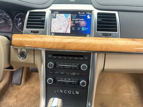 Used 2012 Lincoln MKS AWD image 16