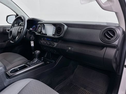 Certified 2022 Toyota Tacoma SR image 27