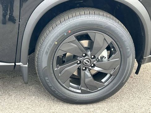 New 2026 Nissan Rogue SV FWD image 9