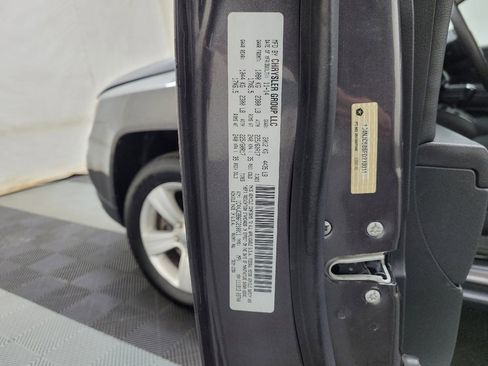 Used 2015 Jeep Compass Sport w/ Power Value Group FWD image 33