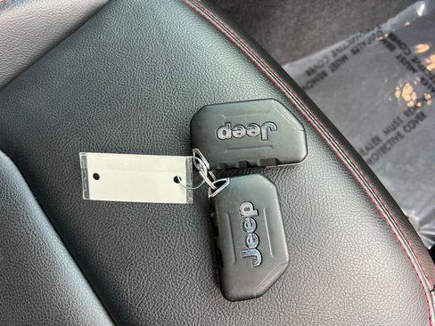 Used 2023 Jeep Gladiator Rubicon w/ Cold Weather Group AWD/4WD image 38