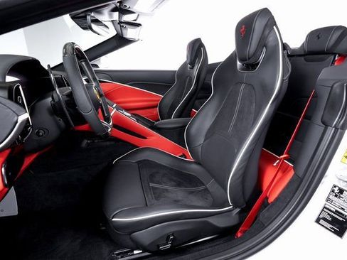 Certified 2025 Ferrari Roma Spider RWD image 4