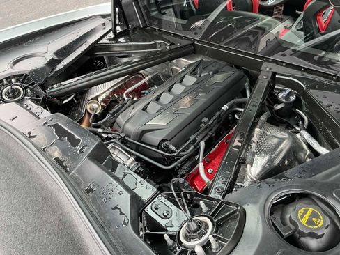 Used 2024 Chevrolet Corvette Stingray Coupe w/ 1LT RWD image 27