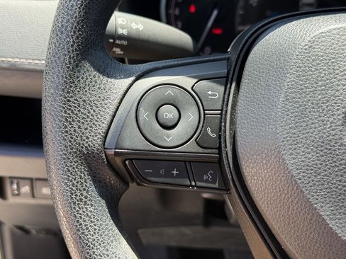 Used 2025 Toyota RAV4 XLE FWD image 17