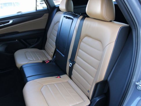 Certified 2024 Volkswagen Atlas Cross Sport SEL R-Line image 22